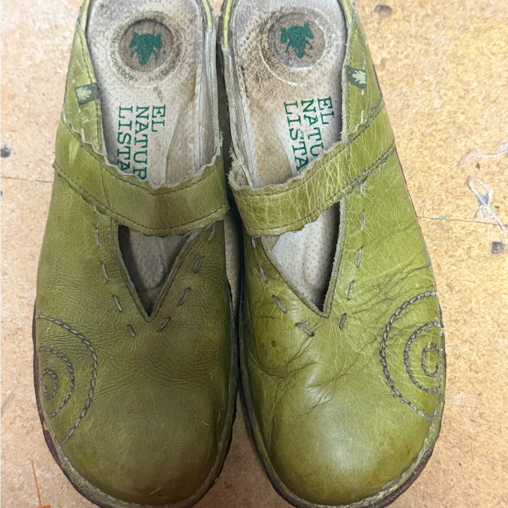 El Naturalista Olive Leather Slip-Ons